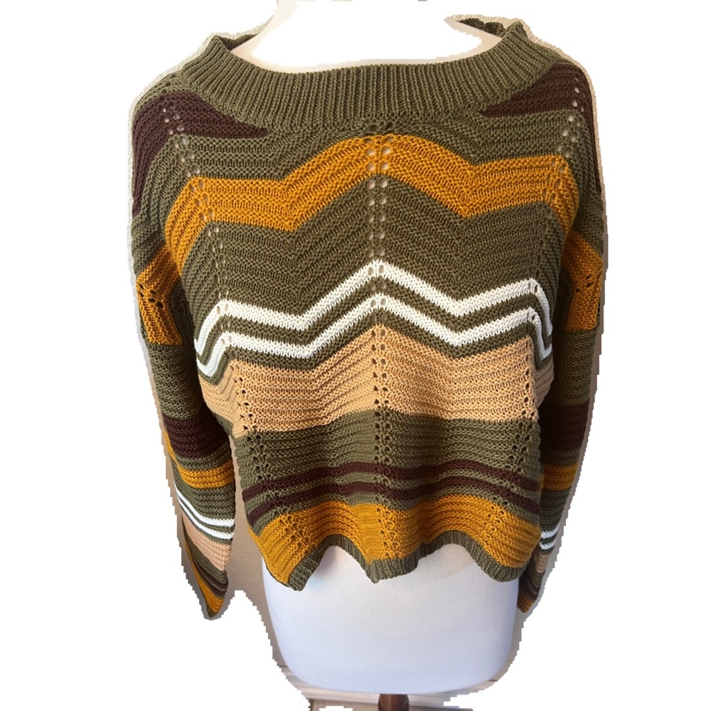 Large cropped crochet looking sweater. NWT. Brand FCT with love.Q13.